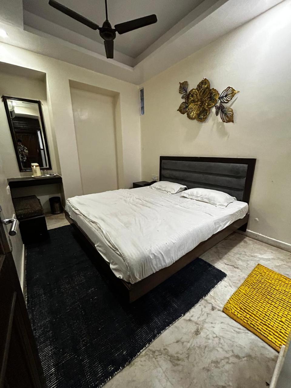 Family Hotel By Pg International Nueva Delhi Exterior foto