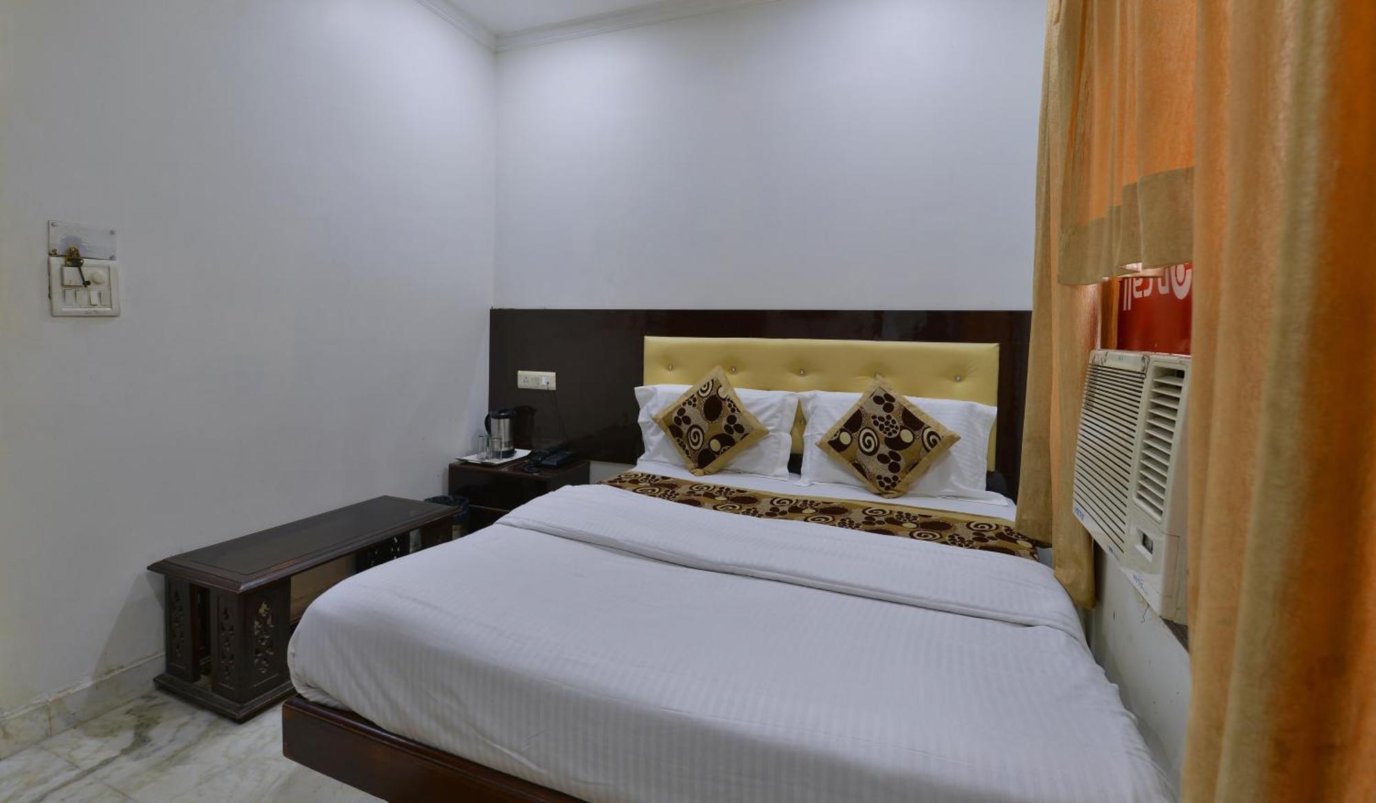 Family Hotel By Pg International Nueva Delhi Exterior foto
