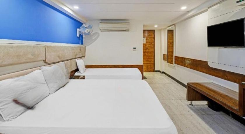 Family Hotel By Pg International Nueva Delhi Exterior foto